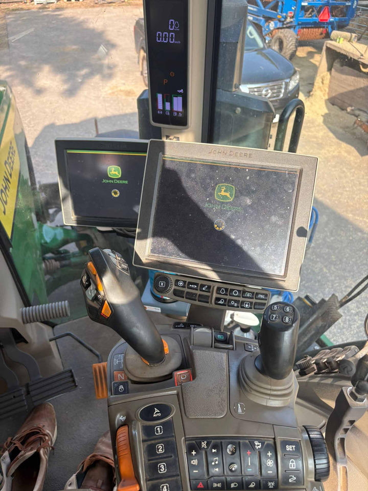 John Deere 8R 370 - Tractor: foto 3 John Deere 8R 370 - Tractor: foto 3