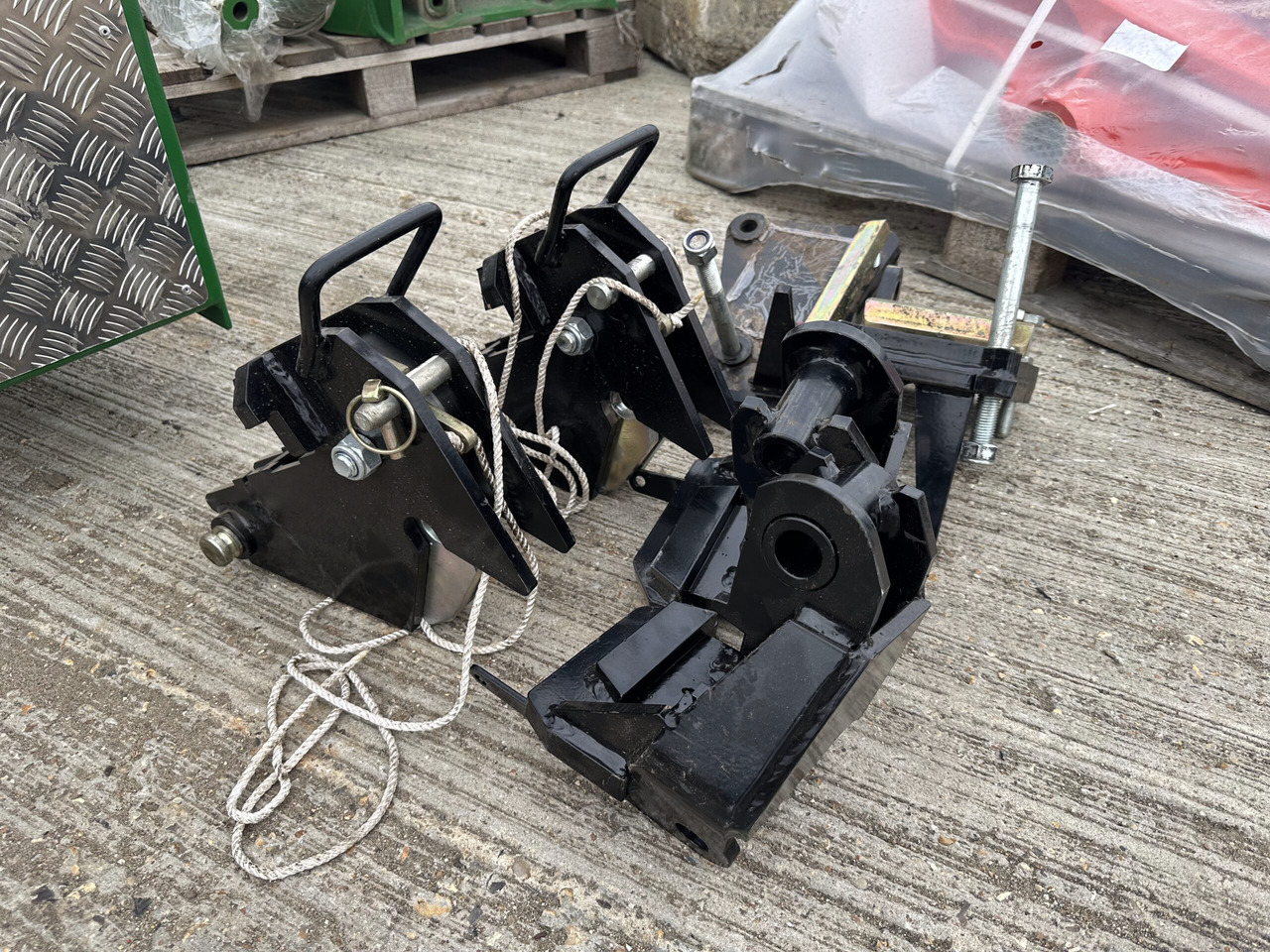 McConnel JCB 4220 Fastrac axle brackets - Desbrozadora de brazo: foto 1 McConnel JCB 4220 Fastrac axle brackets - Desbrozadora de brazo: foto 1