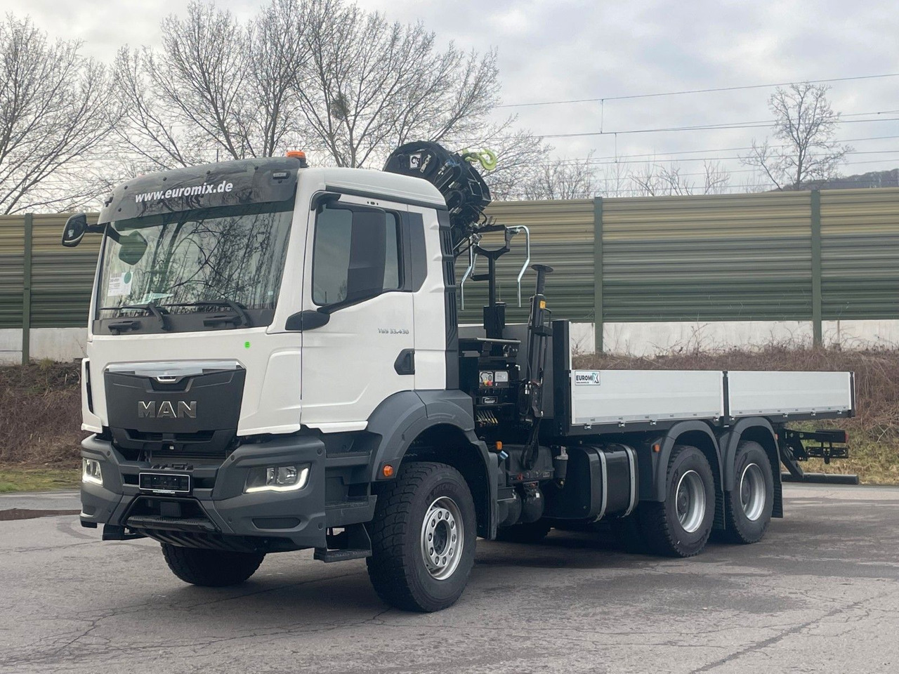MAN TGS 33.440 6x4 Kran HIAB 138-3 - Camión grúa: foto 2 MAN TGS 33.440 6x4 Kran HIAB 138-3 - Camión grúa: foto 2