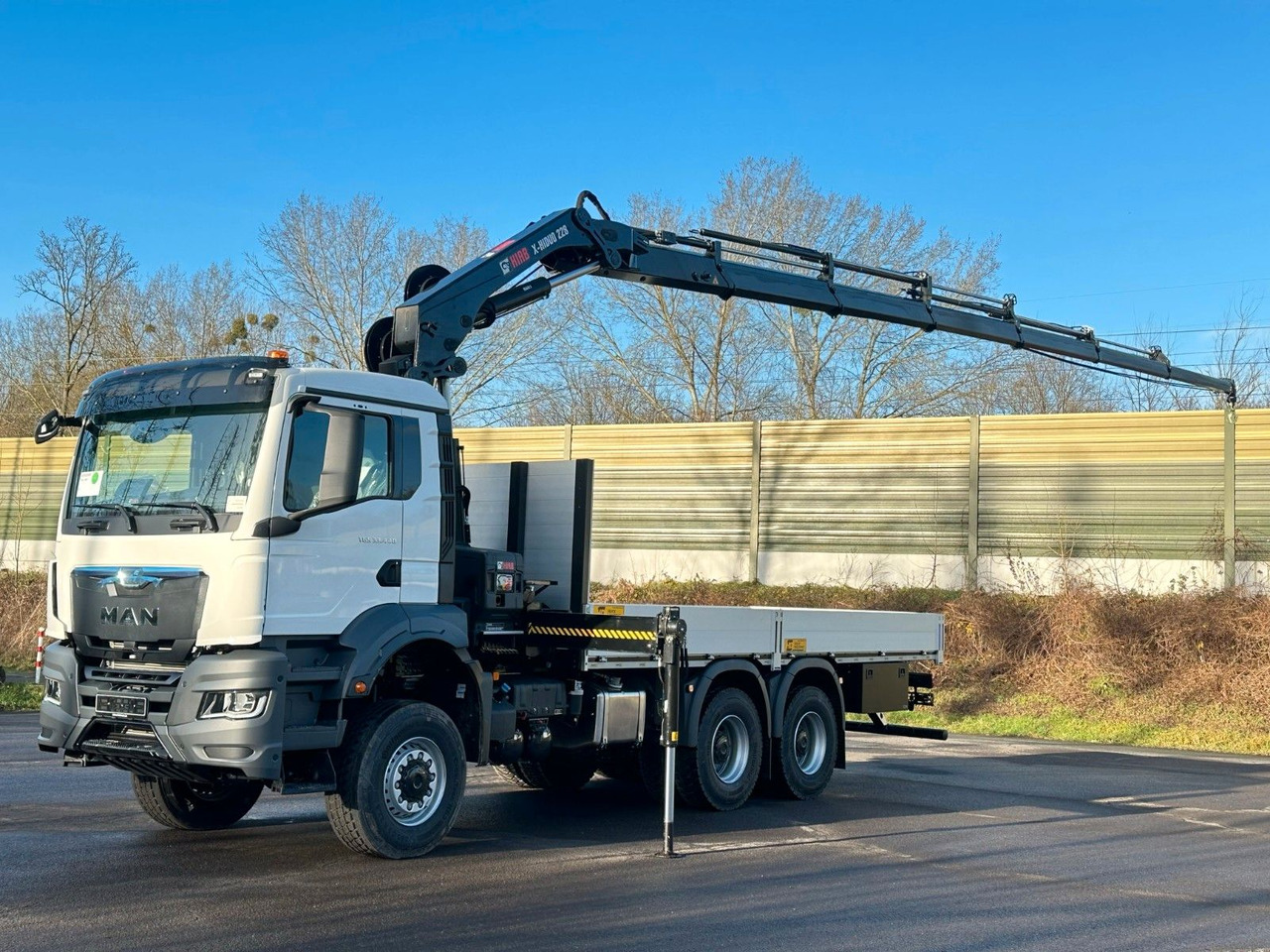 MAN TGS 33.440 6x6 Kran HIAB 228-6 - Camión grúa: foto 1 MAN TGS 33.440 6x6 Kran HIAB 228-6 - Camión grúa: foto 1