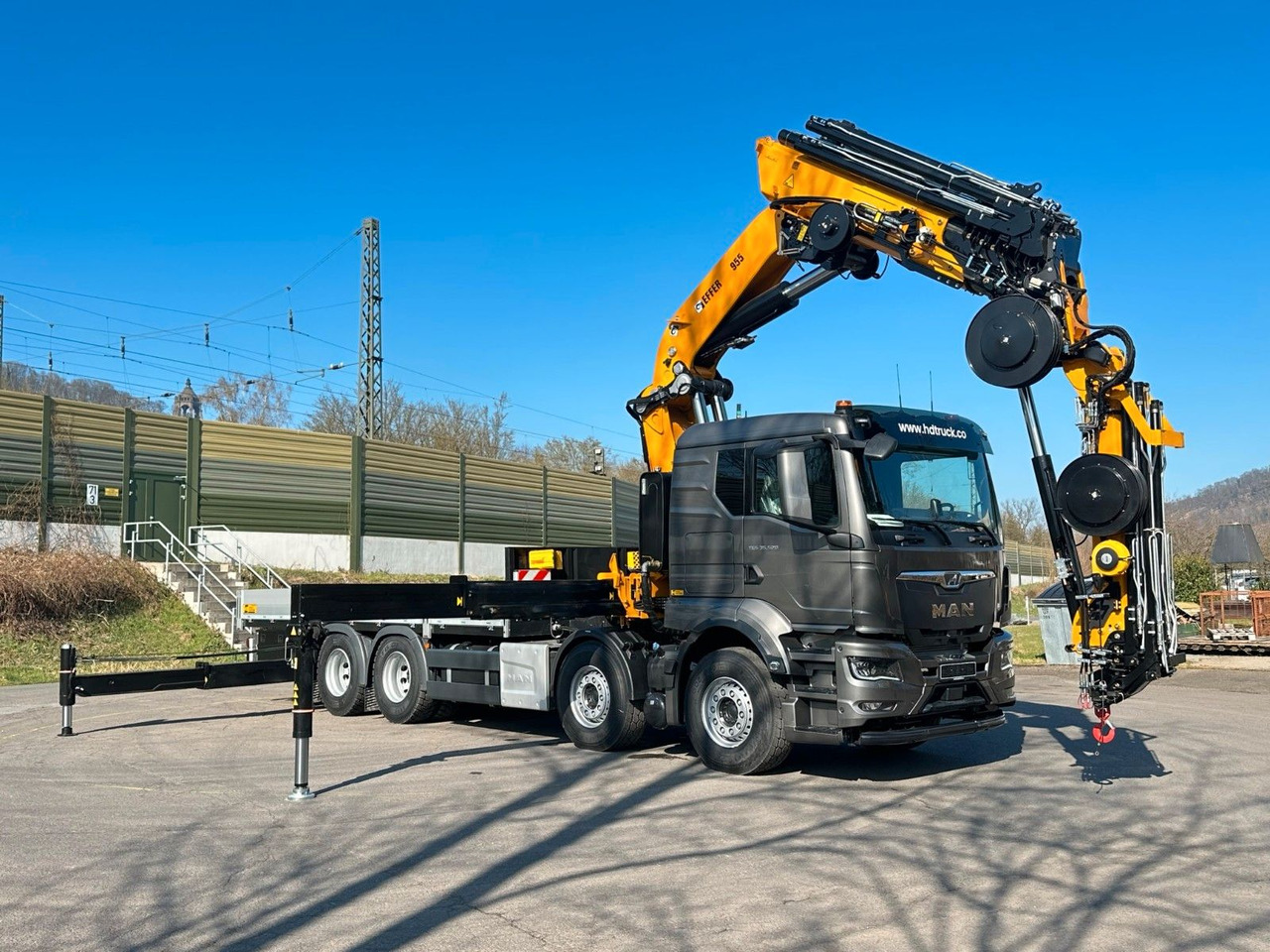 MAN TGS 35.520 8X4 TG 3 EFFER 955-8s +Jib 6sAUTOKRAN - Camión caja abierta, Camión grúa: foto 2 MAN TGS 35.520 8X4 TG 3 EFFER 955-8s +Jib 6sAUTOKRAN - Camión caja abierta, Camión grúa: foto 2