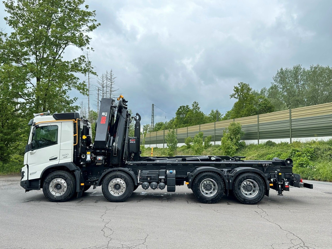 Volvo FMX 500 8x4 Abrollkipper + Kran Hiab 658-6 - Camión multibasculante, Camión grúa: foto 4 Volvo FMX 500 8x4 Abrollkipper + Kran Hiab 658-6 - Camión multibasculante, Camión grúa: foto 4