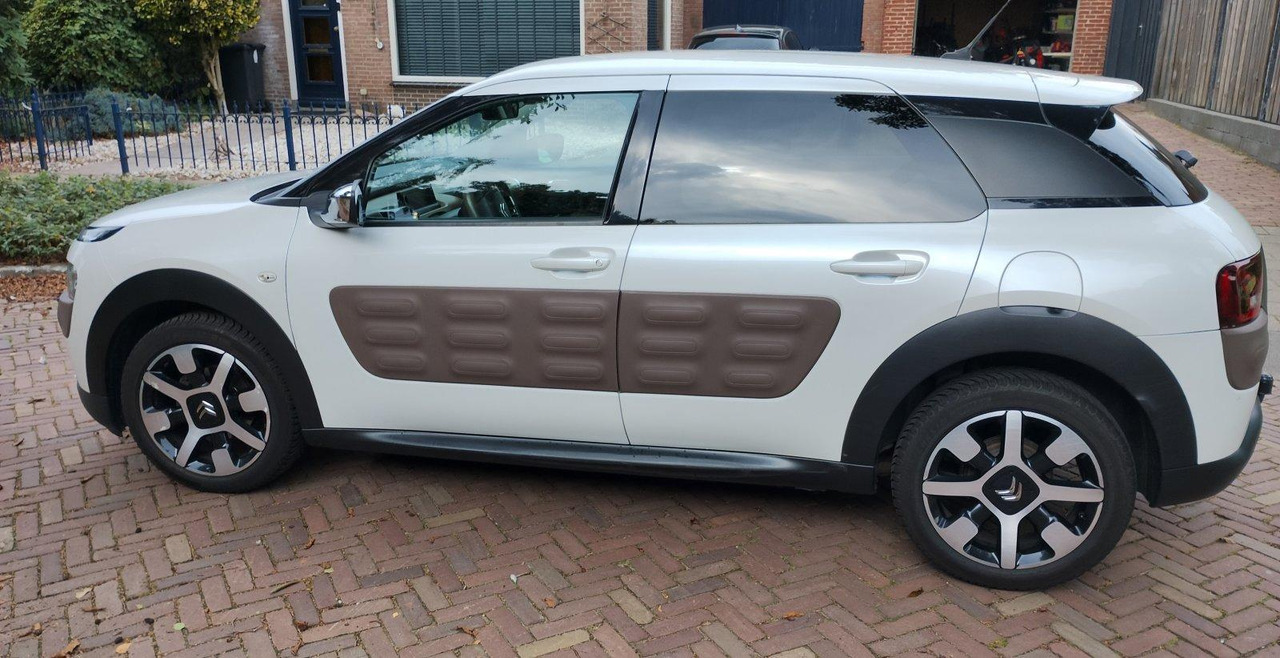 Citroen | C4 Cactus | 1.6 BlueHDi Business | 2015 | 201.033 km | GP170S | Logisch - SUV/ Todoterreno: foto 2 Citroen | C4 Cactus | 1.6 BlueHDi Business | 2015 | 201.033 km | GP170S | Logisch - SUV/ Todoterreno: foto 2