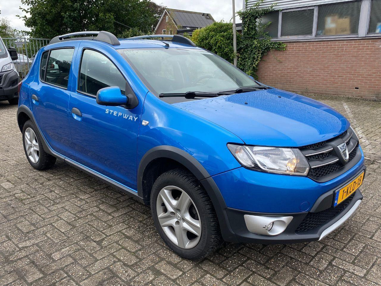 Dacia Sandero 0.9 TCe Stepway Lauréate | 2013 | 116.155 km | 1KLD18 | NAP: Logisch - Hatchback: foto 2 Dacia Sandero 0.9 TCe Stepway Lauréate | 2013 | 116.155 km | 1KLD18 | NAP: Logisch - Hatchback: foto 2