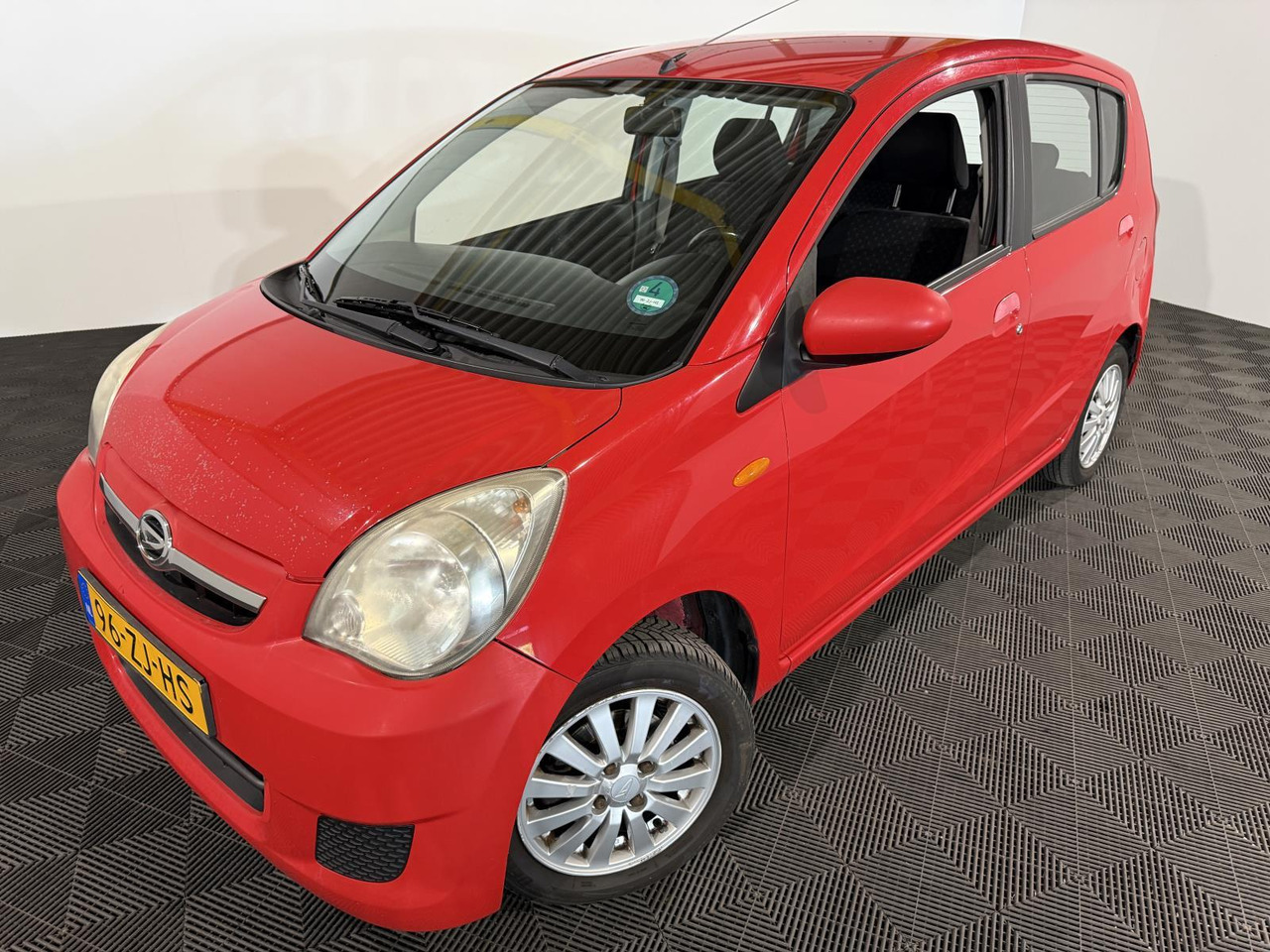Hatchback Daihatsu Cuore 1.0 Trend | 2007 | 242.568 km | 96-ZJ-HS: foto 1