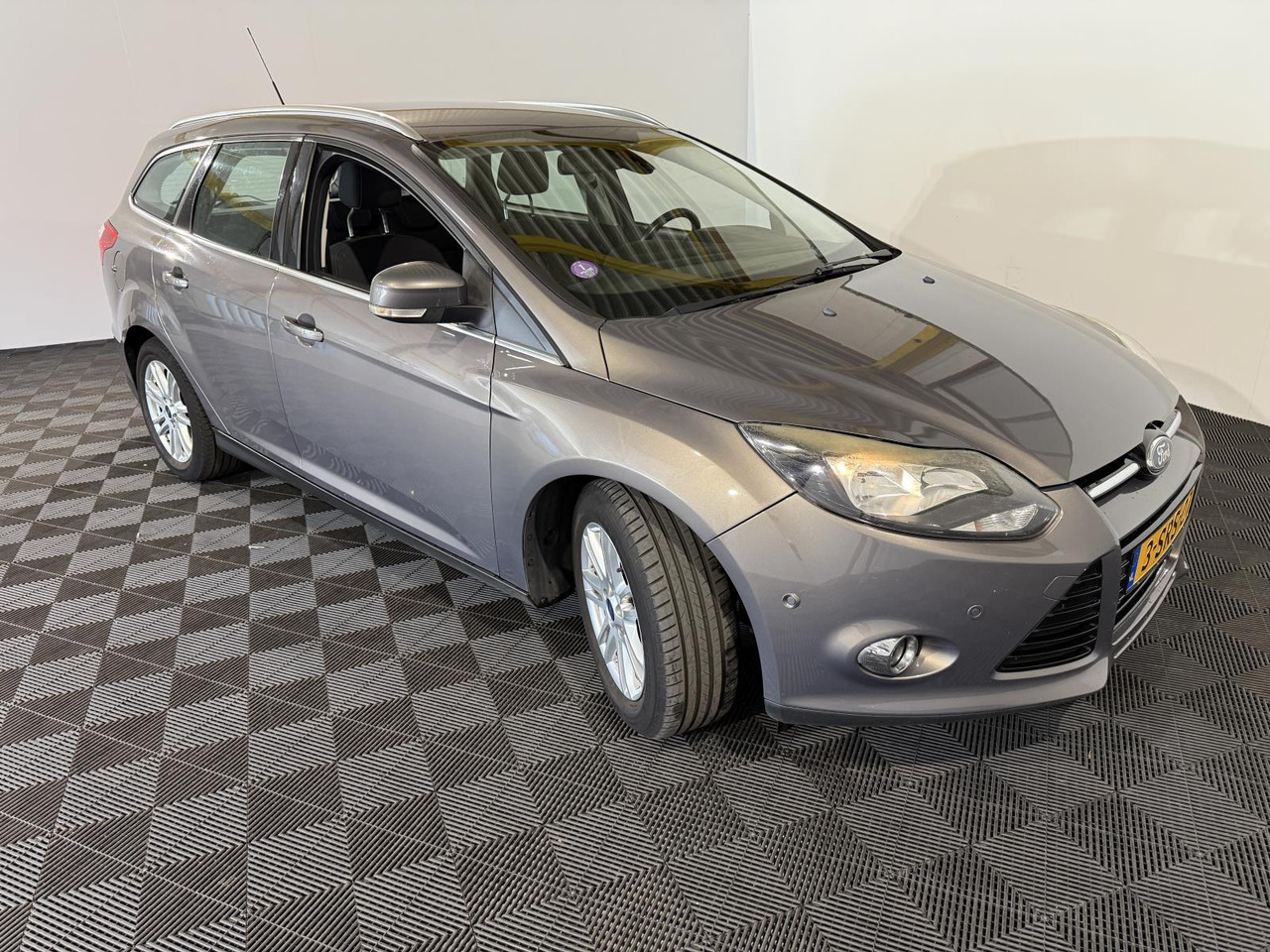 Ford | Focus Wagon | 1.0 EcoBoost Edition Plus | 2013 | 228.888 km | 3SRS07 | Logisch - Coche: foto 4 Ford | Focus Wagon | 1.0 EcoBoost Edition Plus | 2013 | 228.888 km | 3SRS07 | Logisch - Coche: foto 4