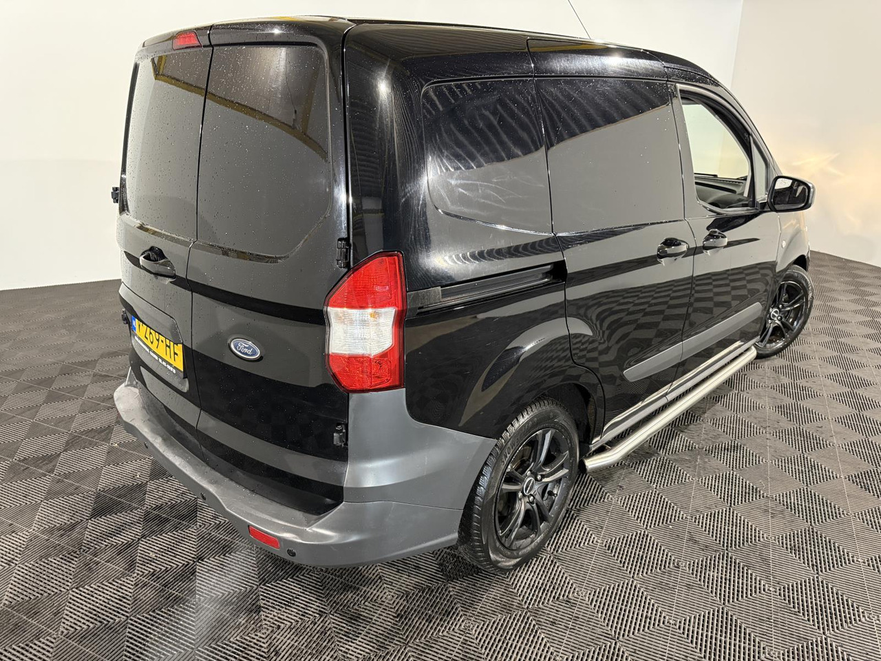 Ford | Transit Courier | 1.5 TDCI Trend | 2017 | 216.300 km | V269HF | Logisch - Furgoneta pequeña: foto 3 Ford | Transit Courier | 1.5 TDCI Trend | 2017 | 216.300 km | V269HF | Logisch - Furgoneta pequeña: foto 3