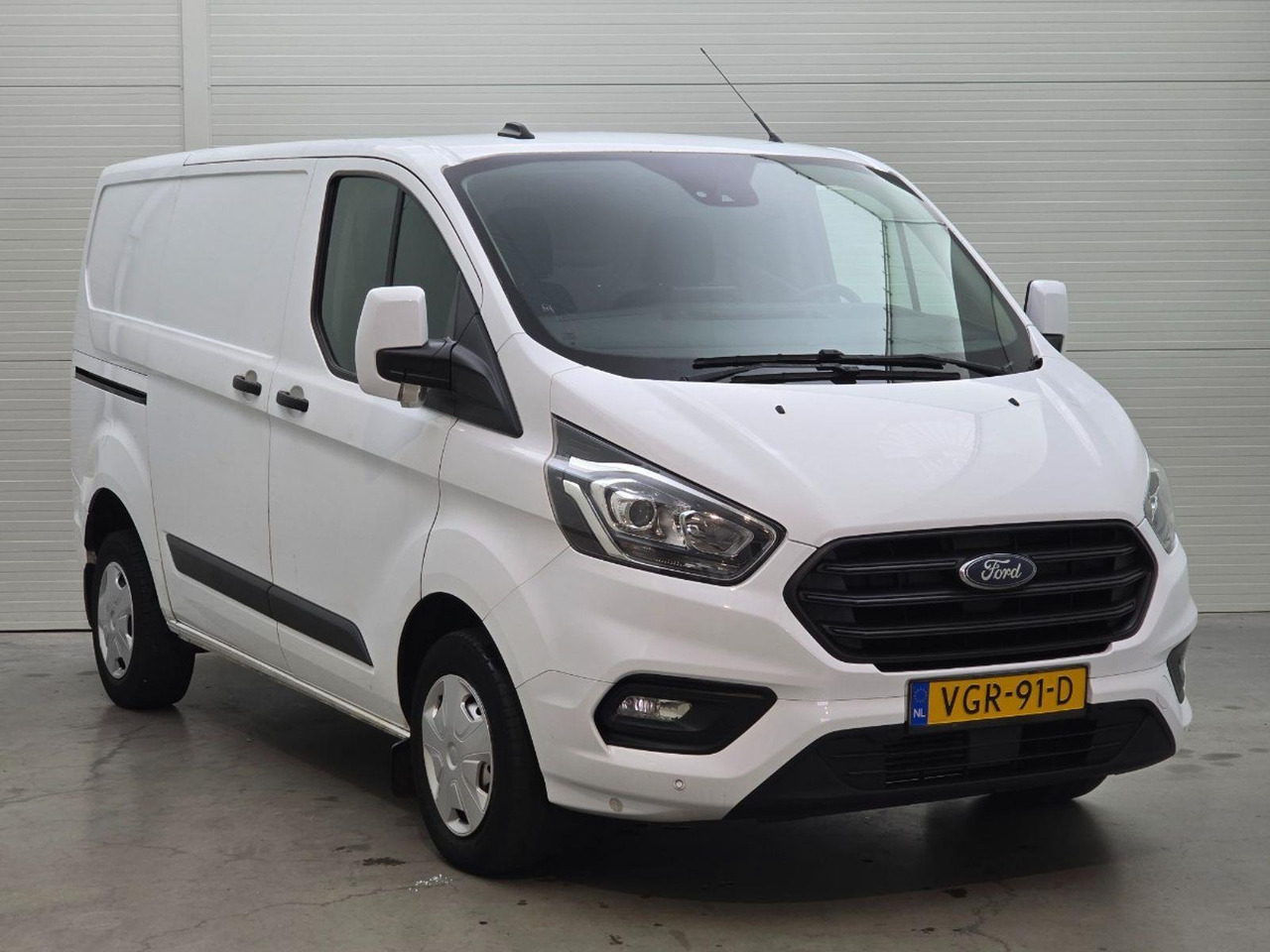 Ford Transit Custom 280 2.0 TDCI L1H1 Trend | 2020 | 237.771 km | VGR91D | NAP: Logisch - Furgón: foto 2 Ford Transit Custom 280 2.0 TDCI L1H1 Trend | 2020 | 237.771 km | VGR91D | NAP: Logisch - Furgón: foto 2