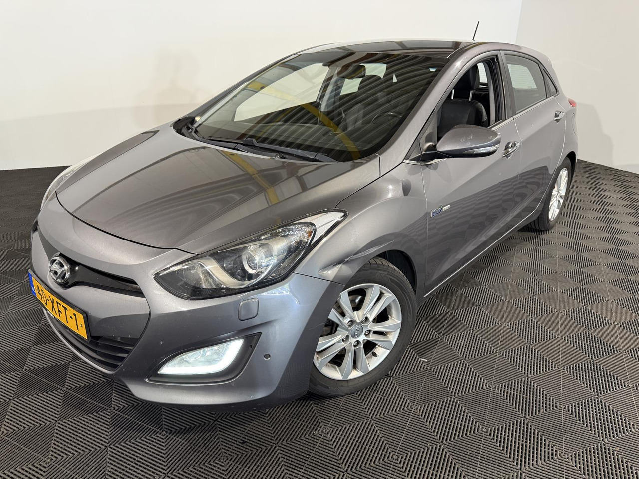 Hyundai | i30 | 1.6 GDI i-Catcher | 2012 | 287.418 km | 40XFT1 | Logisch - Hatchback: foto 1 Hyundai | i30 | 1.6 GDI i-Catcher | 2012 | 287.418 km | 40XFT1 | Logisch - Hatchback: foto 1