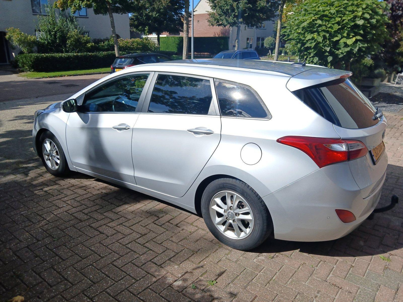 Hyundai | i30 Wagon | 1.6 GDI Business Edition | 2012 | 232.039 km | 32ZHB2 | Logisch - Coche: foto 3 Hyundai | i30 Wagon | 1.6 GDI Business Edition | 2012 | 232.039 km | 32ZHB2 | Logisch - Coche: foto 3