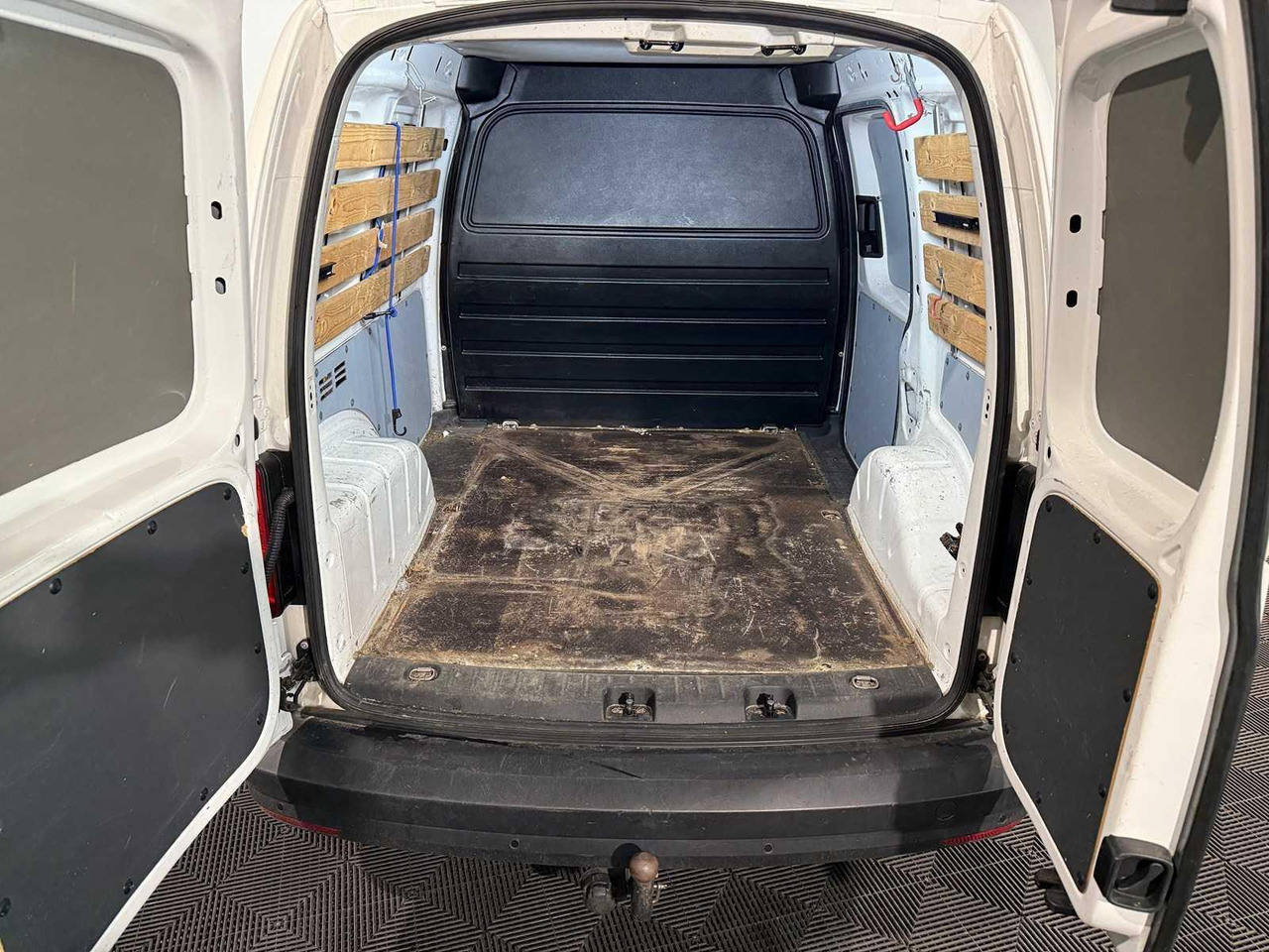 Volkswagen Caddy 2.0 TDI L1H1 BMT Comfortline VZ-140-J 169.307 km - Otros maquinaria: foto 3 Volkswagen Caddy 2.0 TDI L1H1 BMT Comfortline VZ-140-J 169.307 km - Otros maquinaria: foto 3