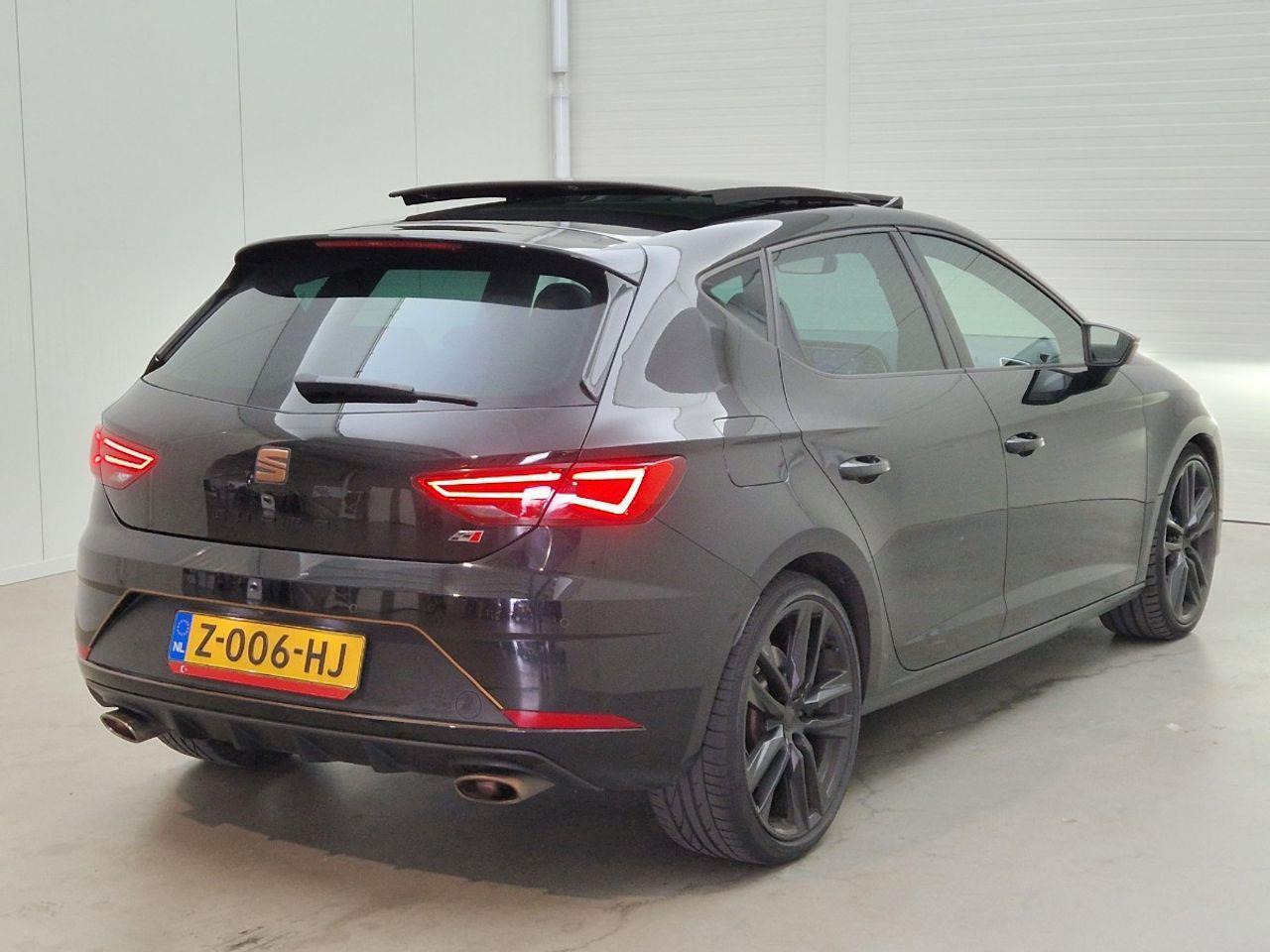 SEAT Leon 2.0 TSI CUPRA Black | 2019 | 118.589 km | Z006HJ | NAP: Geen oordeel - Coche: foto 4 SEAT Leon 2.0 TSI CUPRA Black | 2019 | 118.589 km | Z006HJ | NAP: Geen oordeel - Coche: foto 4