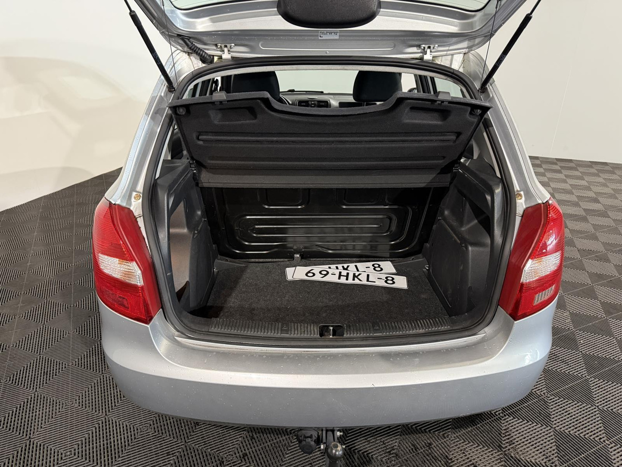 Skoda Fabia 1.2 Plus | 2009 | 170.789 km | 69-HKL-8 - Hatchback: foto 4 Skoda Fabia 1.2 Plus | 2009 | 170.789 km | 69-HKL-8 - Hatchback: foto 4