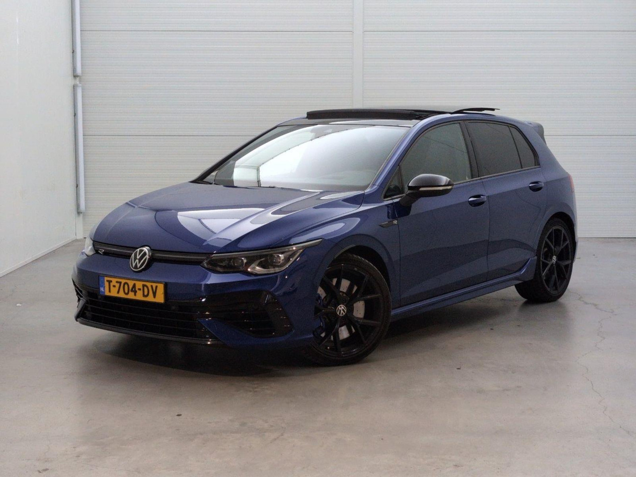 Volkswagen Golf 2.0 TSI R 4Motion | 2021 | 59.325 km | Automaat | T704DV | NAP: Geen oordeel - Hatchback: foto 1 Volkswagen Golf 2.0 TSI R 4Motion | 2021 | 59.325 km | Automaat | T704DV | NAP: Geen oordeel - Hatchback: foto 1