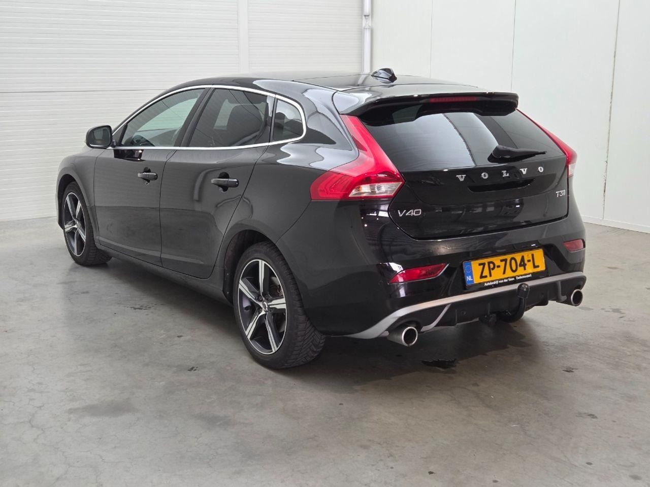 Volvo V40 1.5 T3 Polar+ Sport | 2019 | 151.644 km | ZP704L | NAP: Logisch - Coche: foto 3 Volvo V40 1.5 T3 Polar+ Sport | 2019 | 151.644 km | ZP704L | NAP: Logisch - Coche: foto 3
