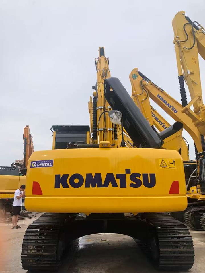 KOMATSU PC220 - Excavadora de cadenas: foto 2 KOMATSU PC220 - Excavadora de cadenas: foto 2