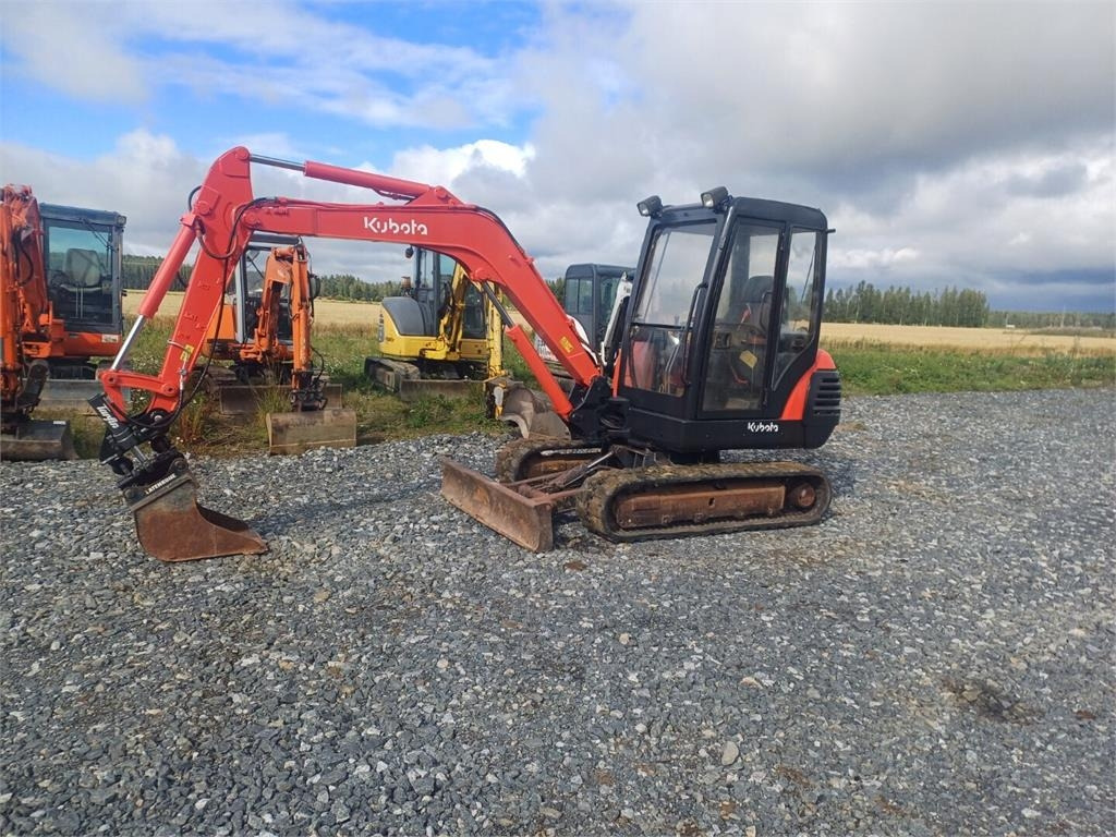 Kubota Kx121-2 Kallistuvalla s40 liittimellä - Miniexcavadora: foto 1 Kubota Kx121-2 Kallistuvalla s40 liittimellä - Miniexcavadora: foto 1