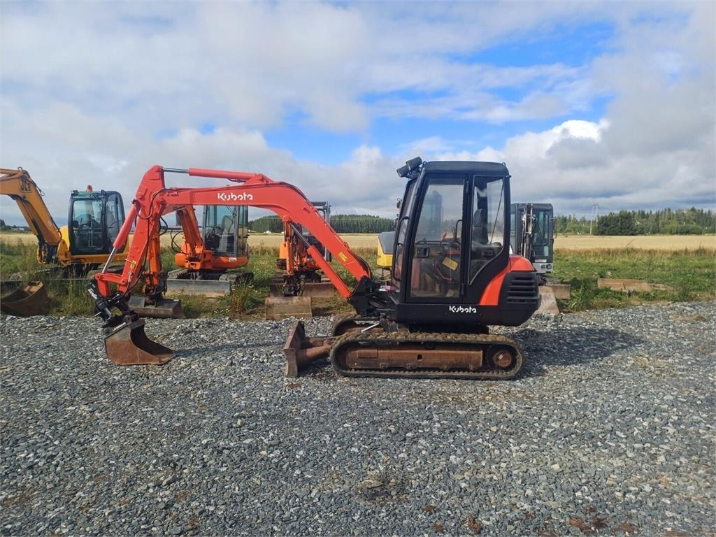 Kubota Kx121-2 Kallistuvalla s40 liittimellä - Miniexcavadora: foto 2 Kubota Kx121-2 Kallistuvalla s40 liittimellä - Miniexcavadora: foto 2