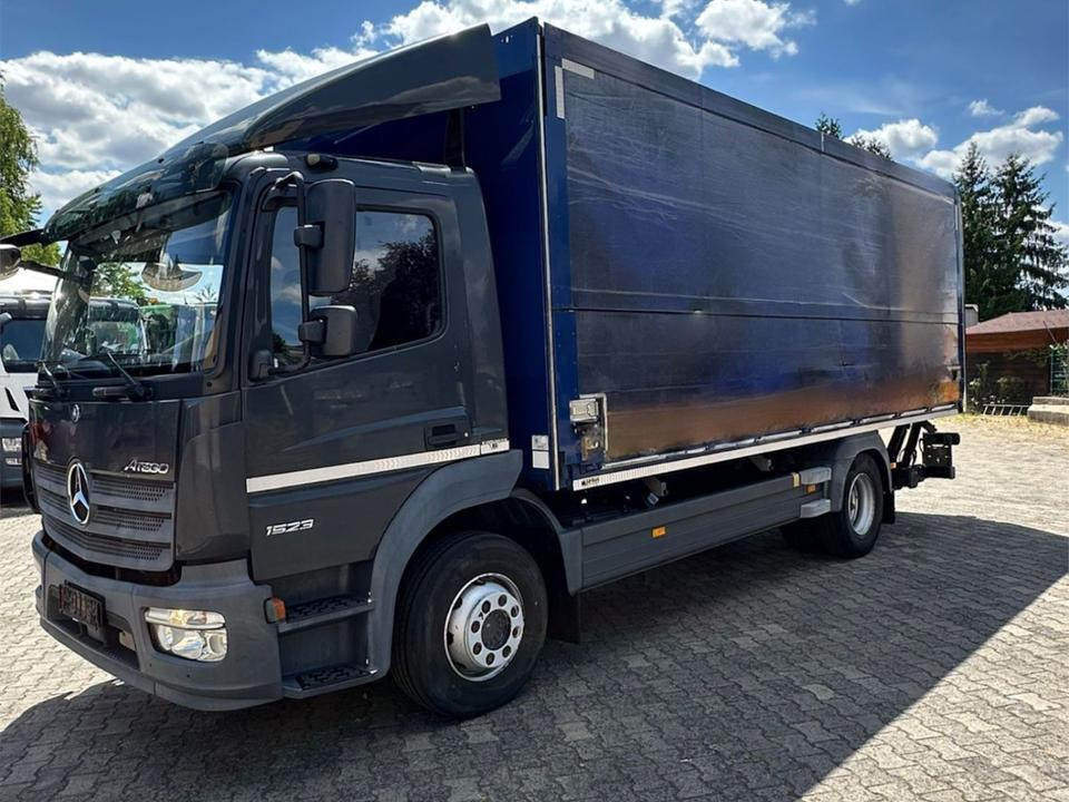 Mercedes-Benz Atego 1523/Klima/LBW/GT-Zertifiziert/2xAHK - Camión caja cerrada: foto 2 Mercedes-Benz Atego 1523/Klima/LBW/GT-Zertifiziert/2xAHK - Camión caja cerrada: foto 2
