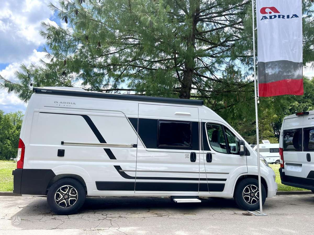 ADRIA Twin 600 SP Family - Cámper: foto 1 ADRIA Twin 600 SP Family - Cámper: foto 1