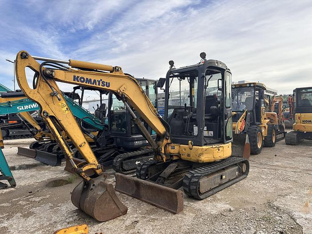 Komatsu PC30 - Miniexcavadora: foto 1 Komatsu PC30 - Miniexcavadora: foto 1