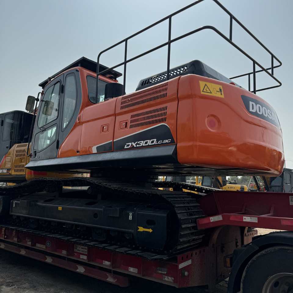 DOOSAN DX300 - Excavadora de cadenas: foto 3 DOOSAN DX300 - Excavadora de cadenas: foto 3