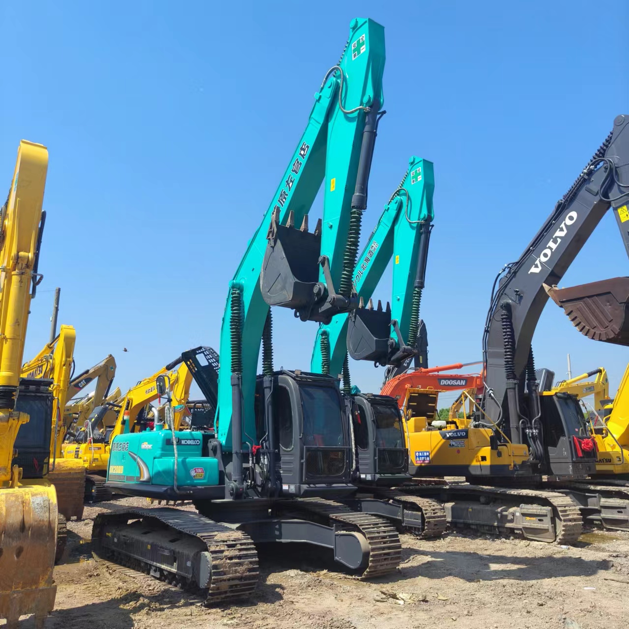 KOBELCO SK200D - Excavadora de cadenas: foto 1 KOBELCO SK200D - Excavadora de cadenas: foto 1