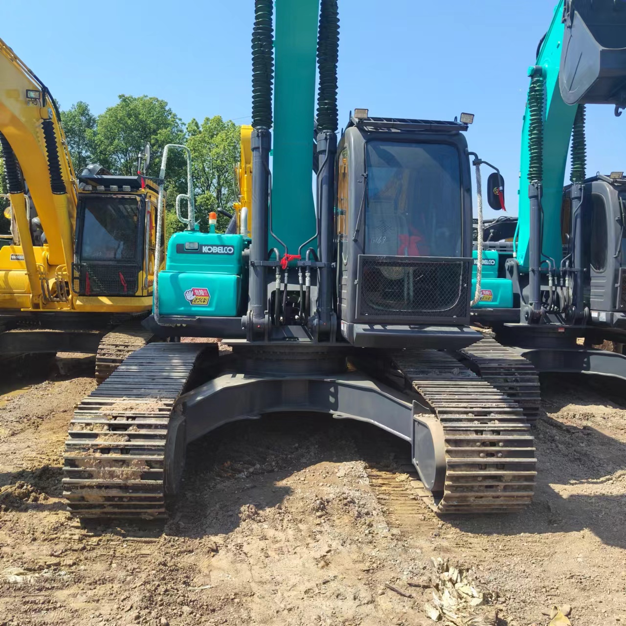 KOBELCO SK200D - Excavadora de cadenas: foto 2 KOBELCO SK200D - Excavadora de cadenas: foto 2