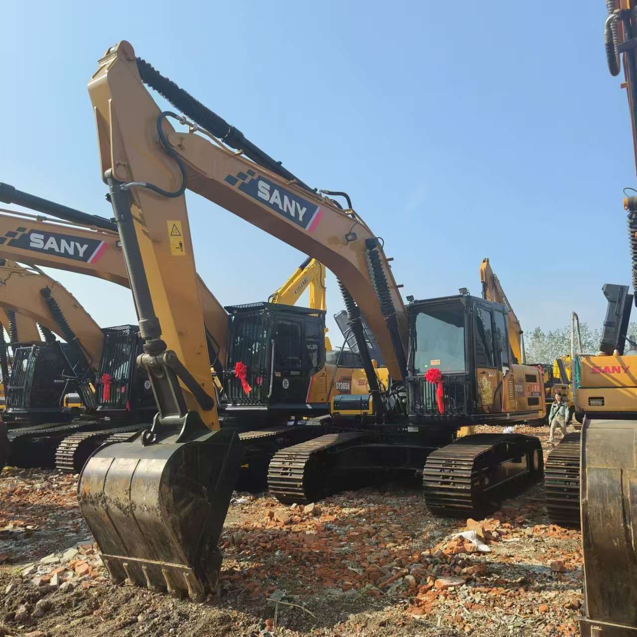 SANY SY215C - Excavadora de cadenas: foto 2 SANY SY215C - Excavadora de cadenas: foto 2