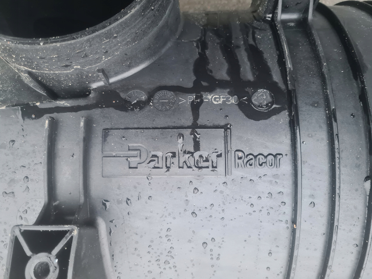 FORD OBUDOWA FILTRA POWIETRZA FORD F-MAX CARGO EURO 6 JC46 9600 AD - Filtro de aire para Camión: foto 5 FORD OBUDOWA FILTRA POWIETRZA FORD F-MAX CARGO EURO 6 JC46 9600 AD - Filtro de aire para Camión: foto 5