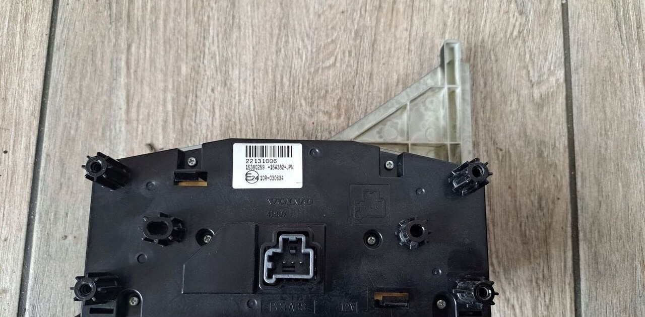 OEM PANEL NAWIEWU OGRZEWANIA KLIMATYZACJI VOLVO FH 4 22131006 - Tacógrafo para Camión: foto 3 OEM PANEL NAWIEWU OGRZEWANIA KLIMATYZACJI VOLVO FH 4 22131006 - Tacógrafo para Camión: foto 3