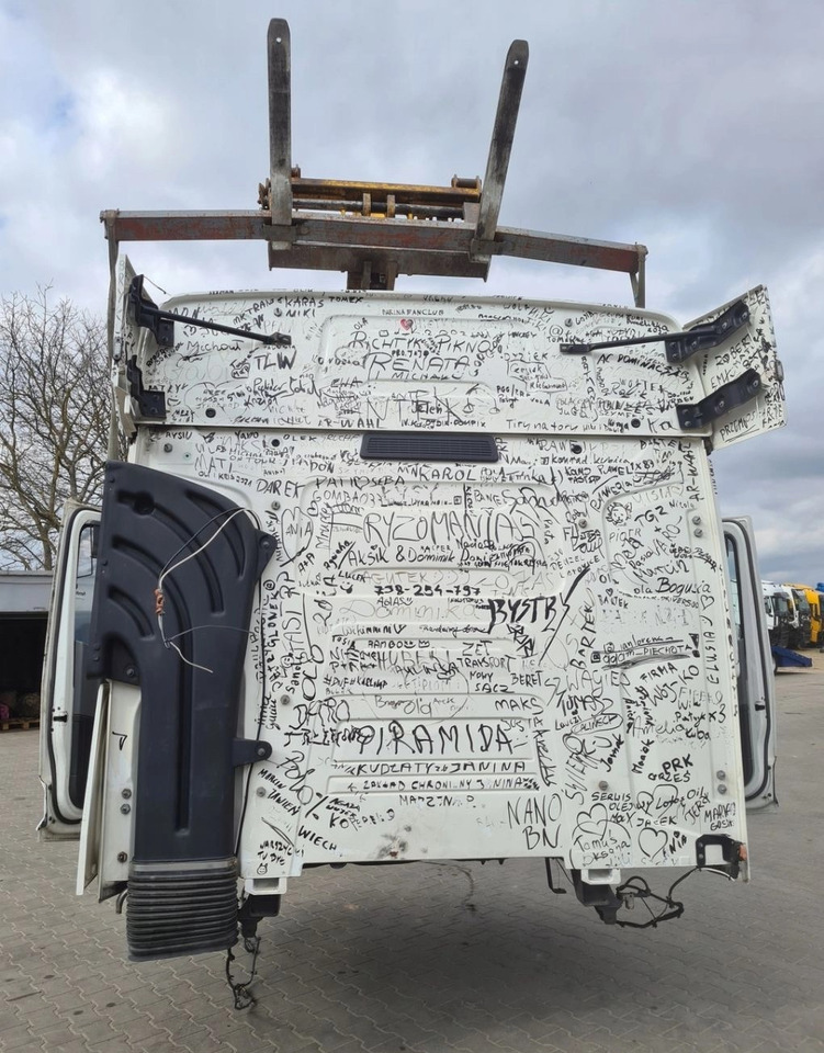 RENAULT KABINA GOŁA SZKIELET POSZYCIE BLACHA RENAULT GAMA T HIGH WYSOKA KABINA - Cabina para Camión: foto 4 RENAULT KABINA GOŁA SZKIELET POSZYCIE BLACHA RENAULT GAMA T HIGH WYSOKA KABINA - Cabina para Camión: foto 4