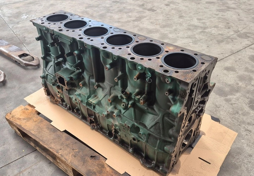 VOLVO BLOK SILNIKA VOLVO FH 4 FH 5 D13K K5 - Bloque de cilindros: foto 3 VOLVO BLOK SILNIKA VOLVO FH 4 FH 5 D13K K5 - Bloque de cilindros: foto 3