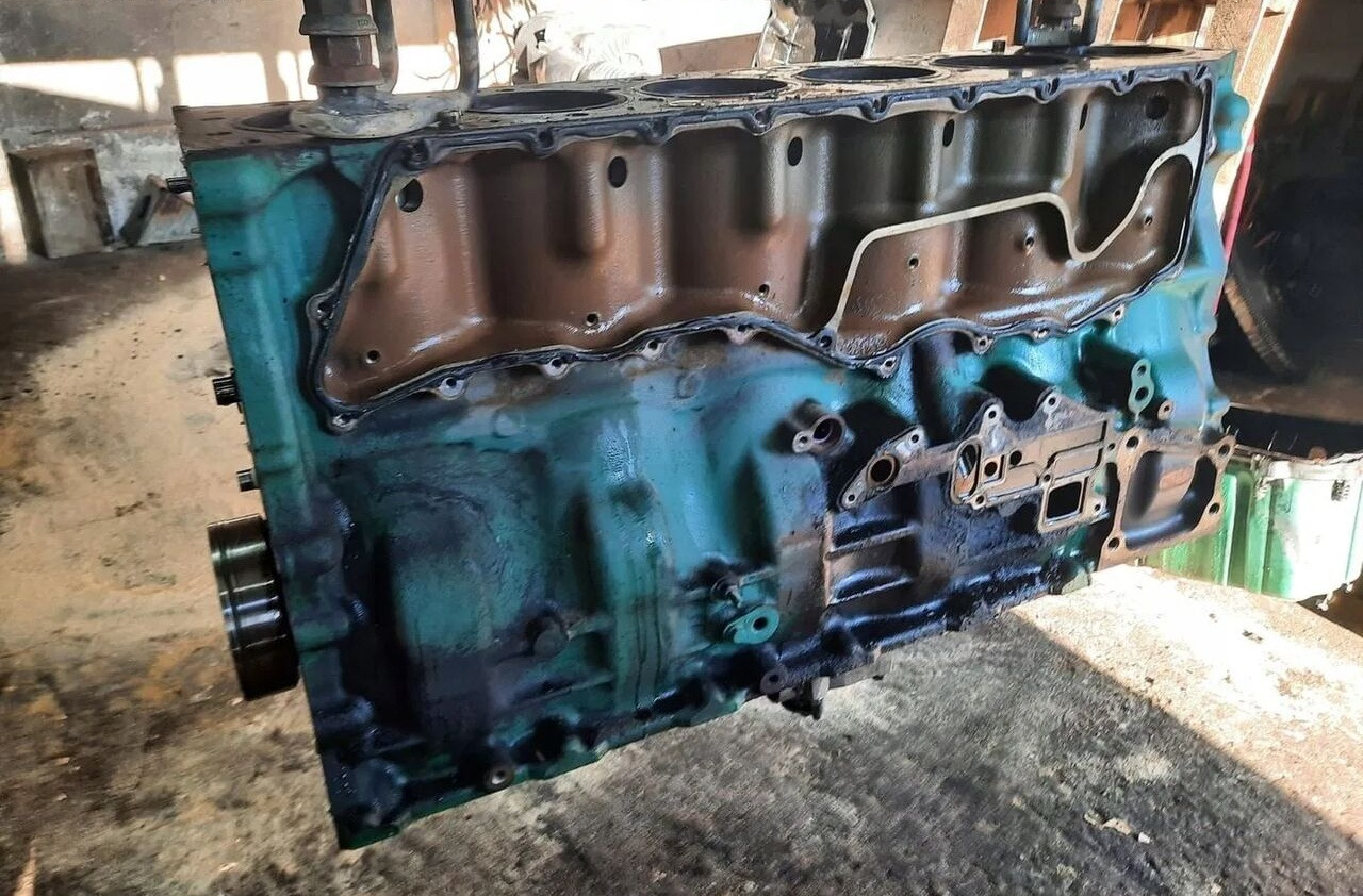 VOLVO BLOK TŁOKI WAŁ KORBOWY FM 9 D11C EUV - Motor para Camión: foto 4 VOLVO BLOK TŁOKI WAŁ KORBOWY FM 9 D11C EUV - Motor para Camión: foto 4