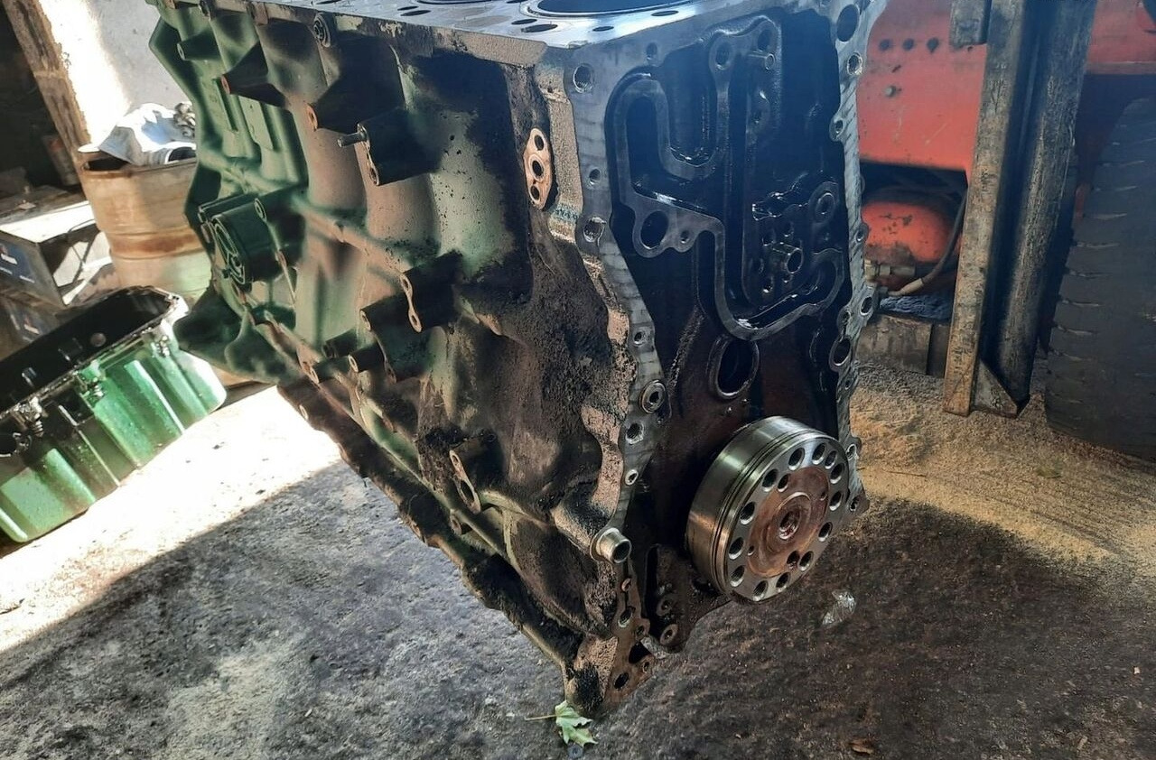 Volvo BLOK A TŁOKI WAŁ KORBOWY FM 9 D11C EUV. Volvo - Motor para Camión: foto 1 Volvo BLOK A TŁOKI WAŁ KORBOWY FM 9 D11C EUV. Volvo - Motor para Camión: foto 1