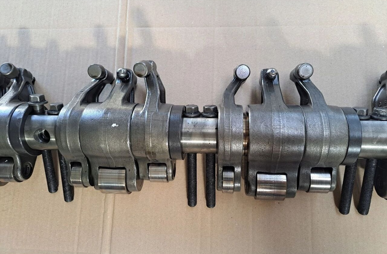 Volvo KLAWIATURA ZAWOROWA DŹWIGIENKI BEZ VEB FH 16 D16E. 24426580 Volvo - Motor y piezas para Camión: foto 2 Volvo KLAWIATURA ZAWOROWA DŹWIGIENKI BEZ VEB FH 16 D16E. 24426580 Volvo - Motor y piezas para Camión: foto 2