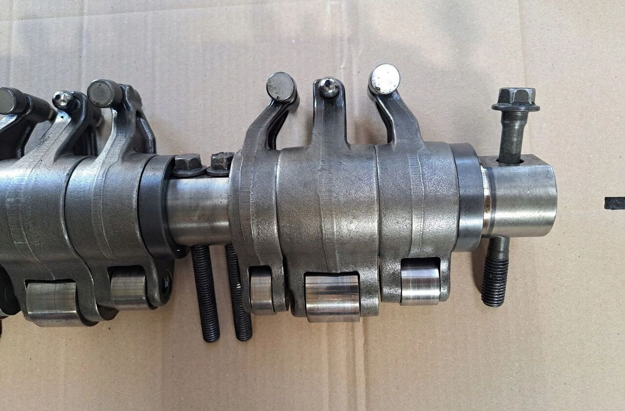 Volvo KLAWIATURA ZAWOROWA DŹWIGIENKI BEZ VEB FH 16 D16E. 24426580 Volvo - Motor y piezas para Camión: foto 4 Volvo KLAWIATURA ZAWOROWA DŹWIGIENKI BEZ VEB FH 16 D16E. 24426580 Volvo - Motor y piezas para Camión: foto 4