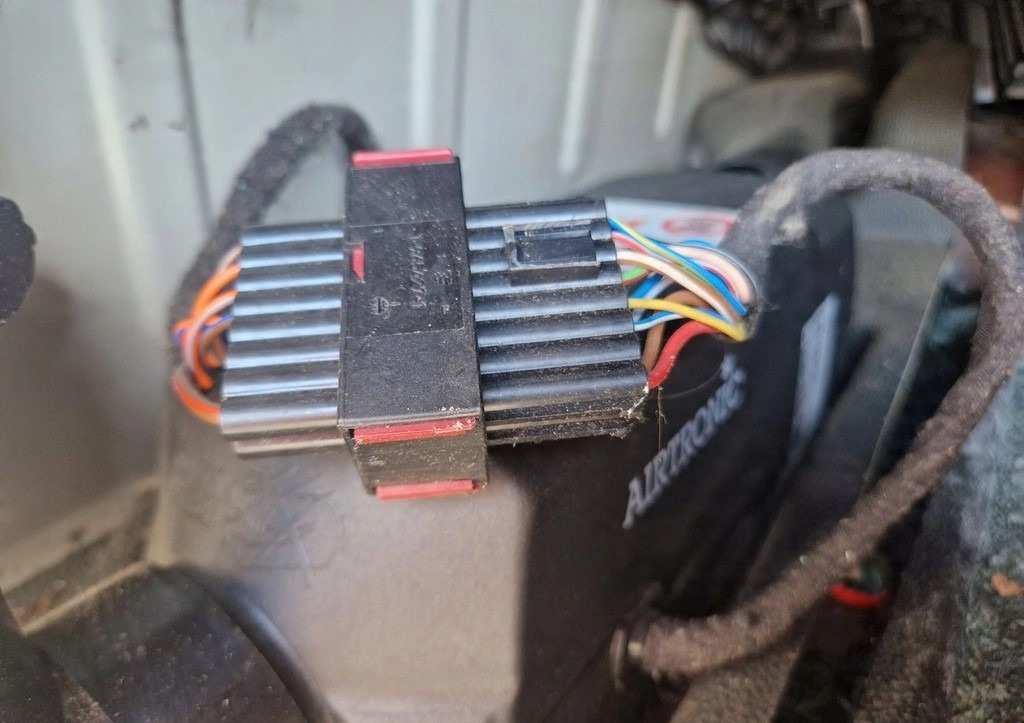 WEBASTO OGRZEWANIE POSTOJOWE FORD F-MAX 500 EBERSPACHER AIRTRONIC D2 24V 406889PB 252070 - Calefacción/ Ventilación: foto 3 WEBASTO OGRZEWANIE POSTOJOWE FORD F-MAX 500 EBERSPACHER AIRTRONIC D2 24V 406889PB 252070 - Calefacción/ Ventilación: foto 3