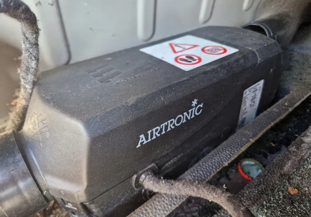 WEBASTO OGRZEWANIE POSTOJOWE FORD F-MAX 500 EBERSPACHER AIRTRONIC D2 24V 406889PB 252070 - Calefacción/ Ventilación: foto 1 WEBASTO OGRZEWANIE POSTOJOWE FORD F-MAX 500 EBERSPACHER AIRTRONIC D2 24V 406889PB 252070 - Calefacción/ Ventilación: foto 1