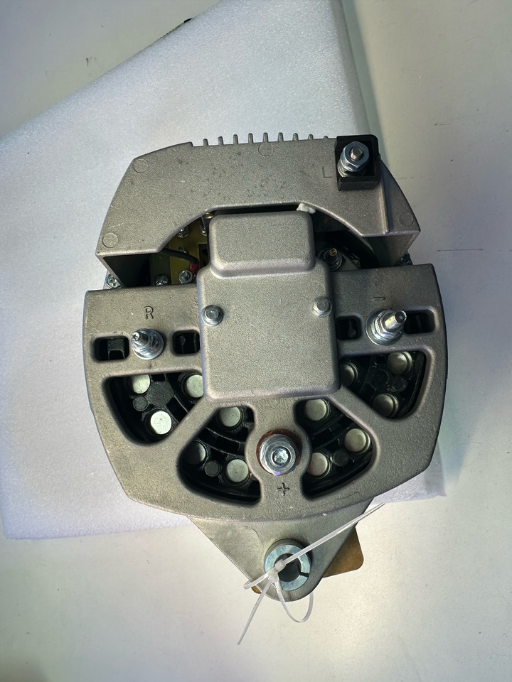 Woda Case combine - Alternador para Camión: foto 4 Woda Case combine - Alternador para Camión: foto 4