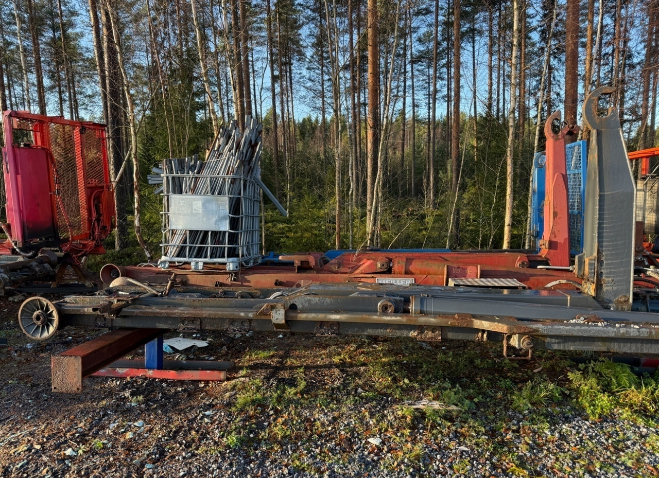 Koukkulaitteet ja vaijerilaitteet - Camión multibasculante: foto 3 Koukkulaitteet ja vaijerilaitteet - Camión multibasculante: foto 3