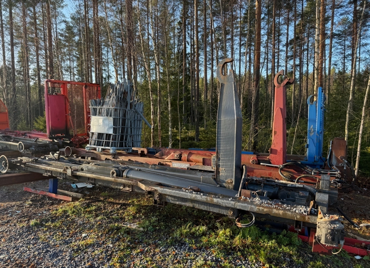 Koukkulaitteet ja vaijerilaitteet - Camión multibasculante: foto 1 Koukkulaitteet ja vaijerilaitteet - Camión multibasculante: foto 1