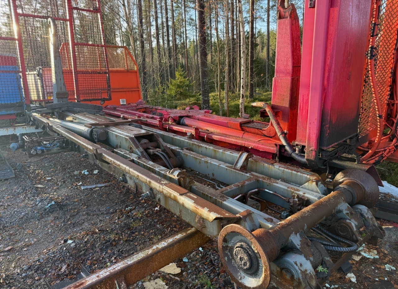 Koukkulaitteet ja vaijerilaitteet - Camión multibasculante: foto 2 Koukkulaitteet ja vaijerilaitteet - Camión multibasculante: foto 2