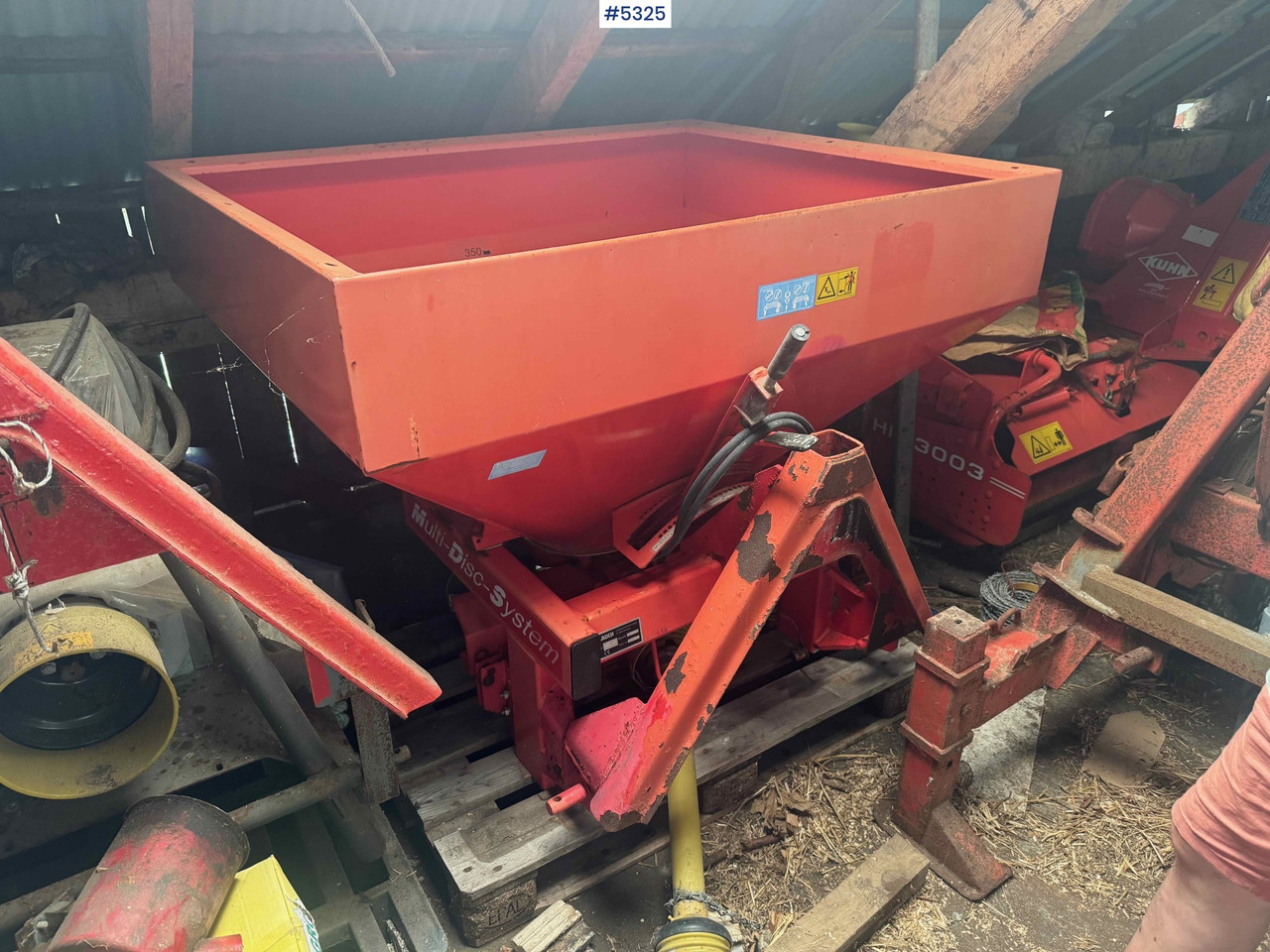 1999 Rauch MDS 81 fertilizer spreader - Esparcidor de fertilizantes: foto 1 1999 Rauch MDS 81 fertilizer spreader - Esparcidor de fertilizantes: foto 1