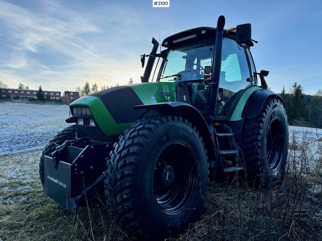 2004 Deutz-Fahr Agrotron 1130 4x4 Snow-Ready Tractor with Front Loader, Bucket, and 2 Sets of Tires - Tractor: foto 5 2004 Deutz-Fahr Agrotron 1130 4x4 Snow-Ready Tractor with Front Loader, Bucket, and 2 Sets of Tires - Tractor: foto 5