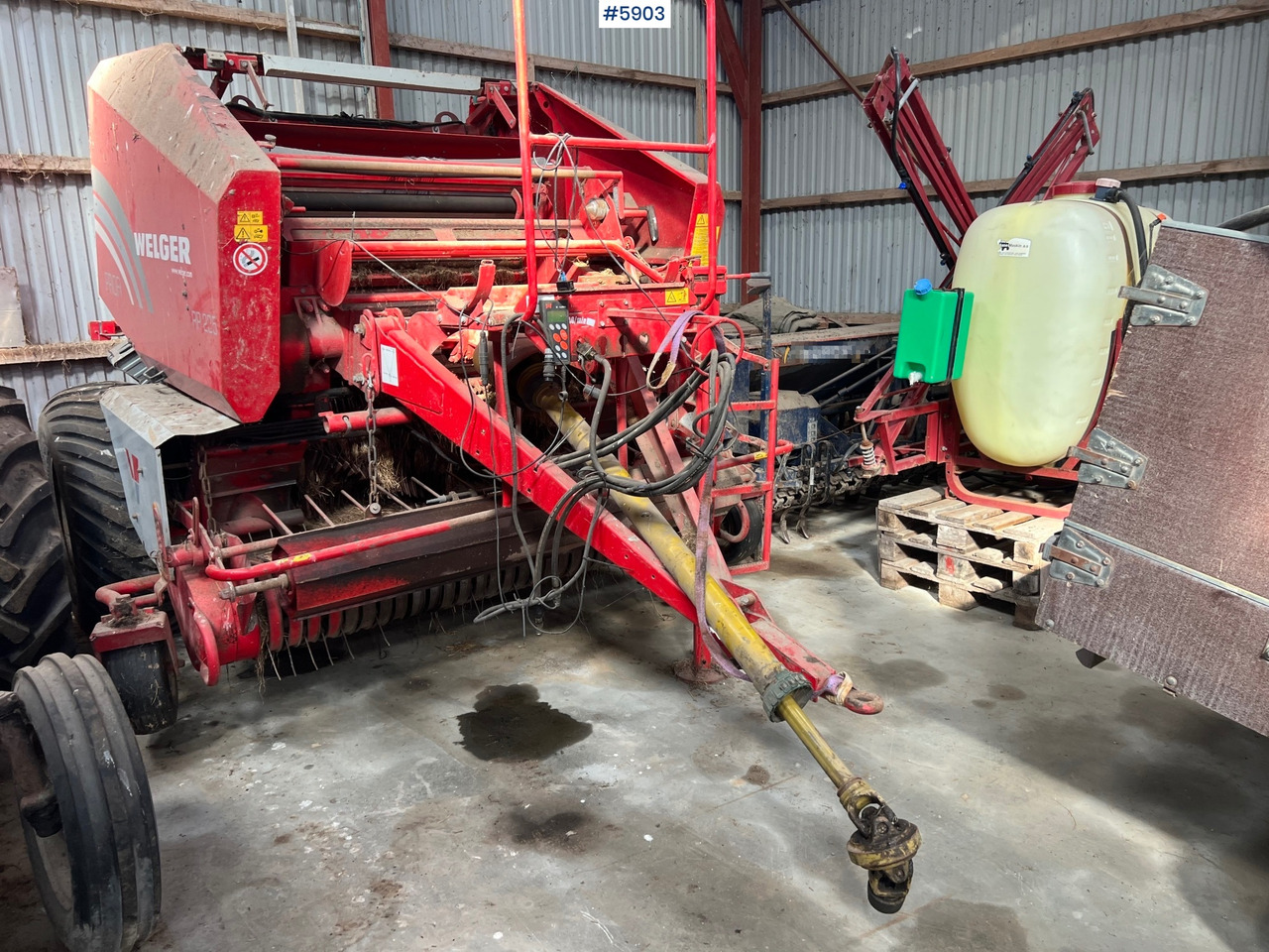 2005 Welger RP 235 press w/ net - Maquinaria de henificación: foto 4 2005 Welger RP 235 press w/ net - Maquinaria de henificación: foto 4