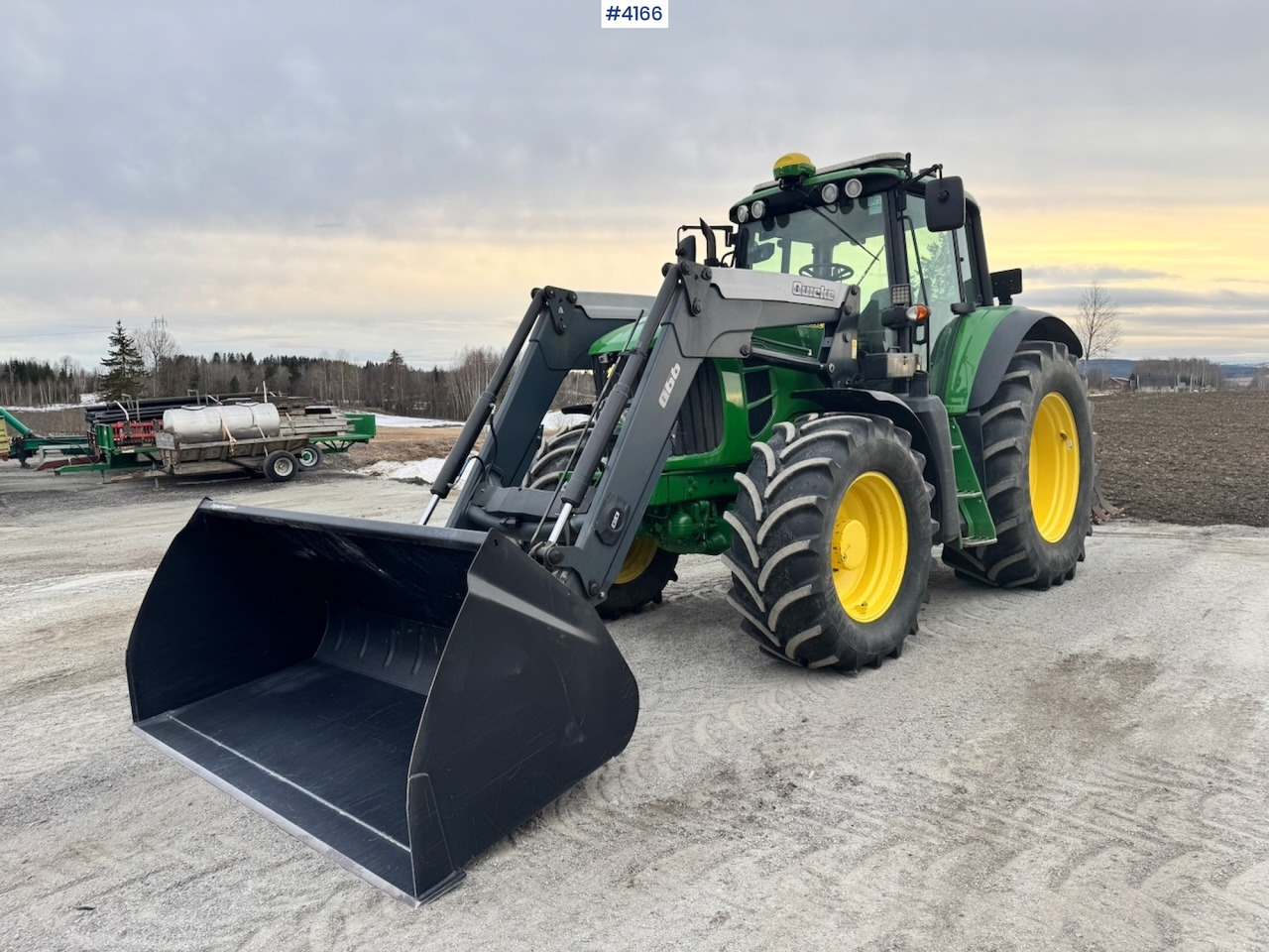 2010 John Deere 7430 w/ Front loader and GPS. 3760 hours! - Tractor: foto 1 2010 John Deere 7430 w/ Front loader and GPS. 3760 hours! - Tractor: foto 1