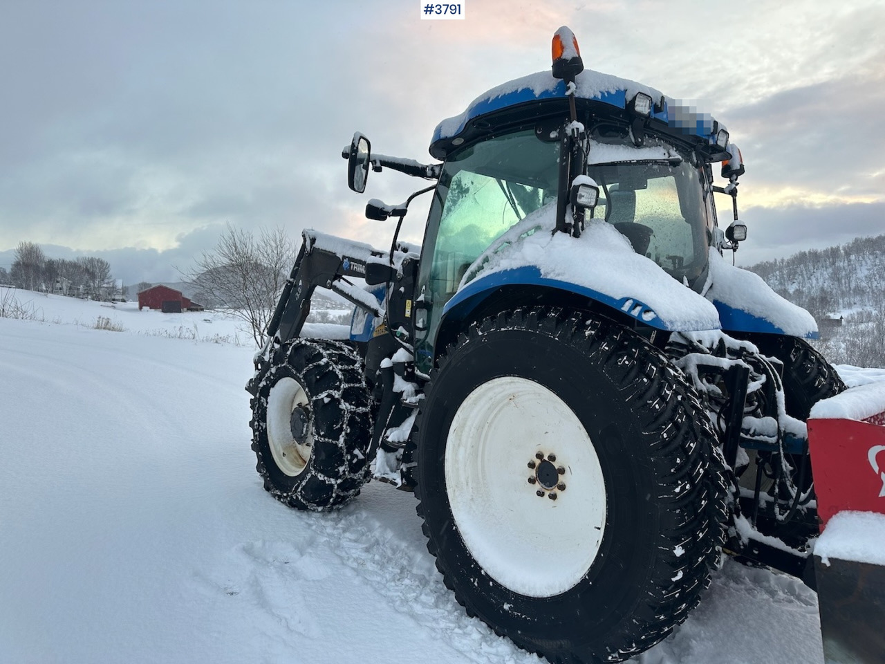 2010 New Holland T6040 4x4 plow rigged tractor w/ Trima +3.0p front loader, brand new chains, snow bucket and Westbjørn snow blower. WATCH VIDEO. - Tractor: foto 5 2010 New Holland T6040 4x4 plow rigged tractor w/ Trima +3.0p front loader, brand new chains, snow bucket and Westbjørn snow blower. WATCH VIDEO. - Tractor: foto 5