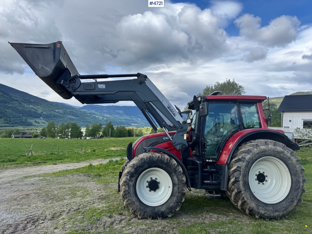 2010 Valtra N142 equipped for snow clearing with front loader - Tractor: foto 2 2010 Valtra N142 equipped for snow clearing with front loader - Tractor: foto 2