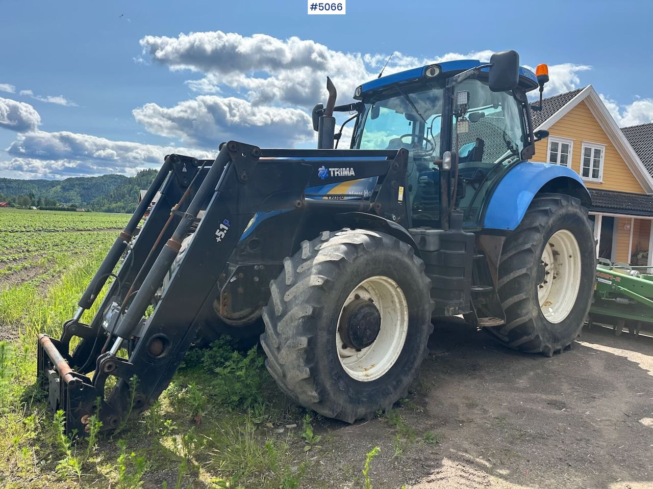 2011 New Holland T6080 w/ trima +5.1p - Tractor: foto 1 2011 New Holland T6080 w/ trima +5.1p - Tractor: foto 1